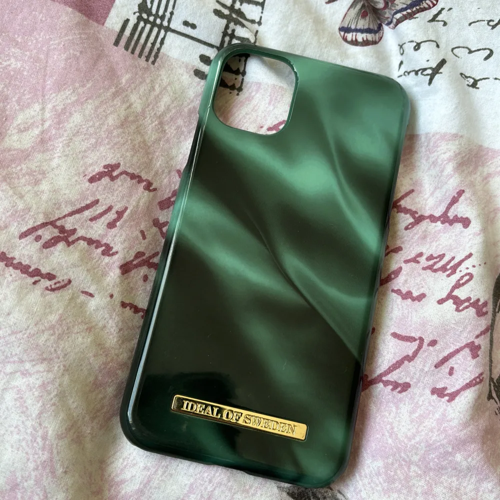 New ideal of Sweden case for iPhone 11. Got it but didn’t get a chance to use it. . Asusteet.