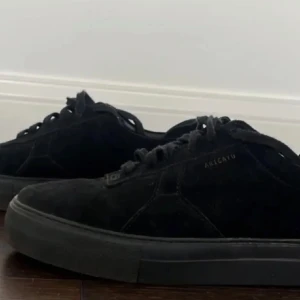 Arigato skor - Hej säljer dessa snygga arigato skor pga, att dem är för små, condition 8/10 Pris kan diskuteras vid snabb affär! 