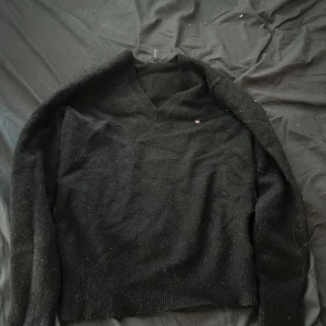 Gant tröja  - En gant tröja jag aldrig använder så säljer den den är ylle och mysig jag skulle säga att den är i storleken xs