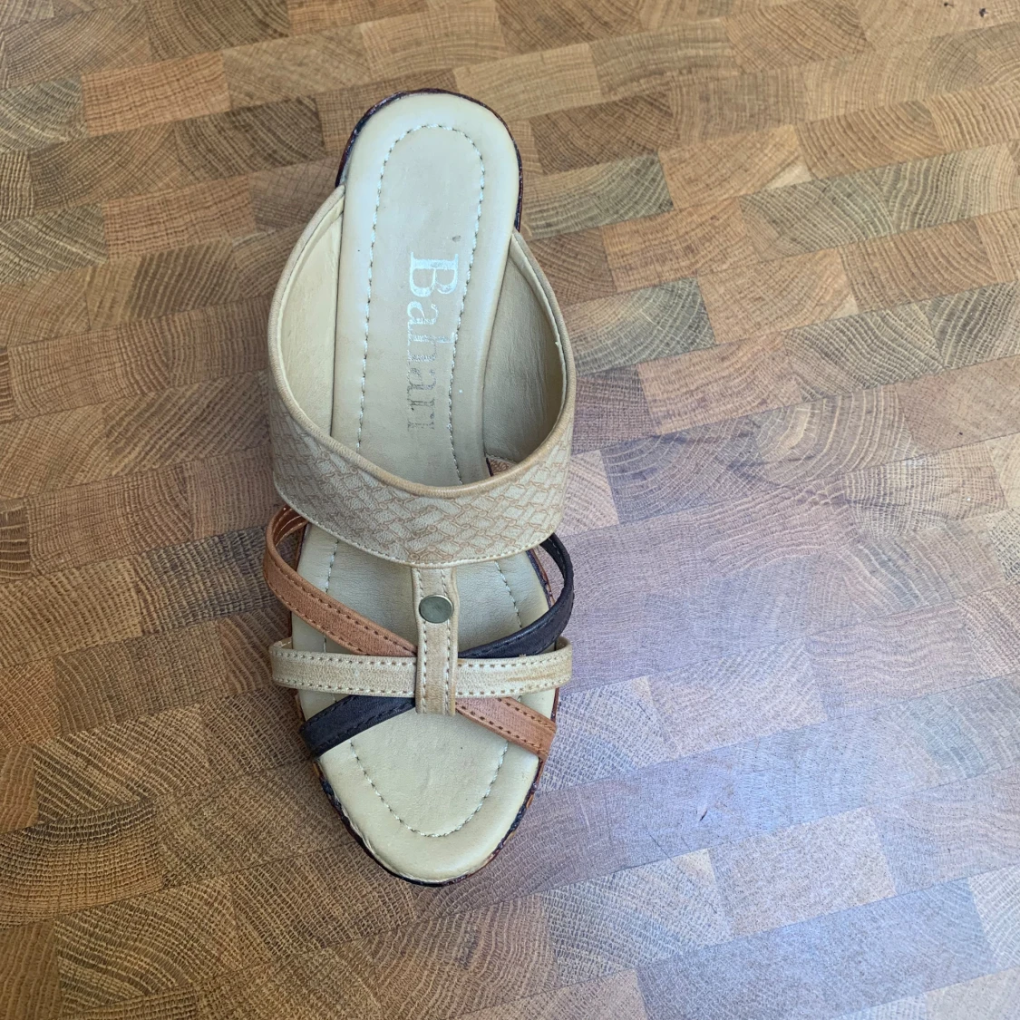 Somriga klackar - 92