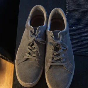 Vagabond skor - Strl 44, grå, fina skor i bra skick