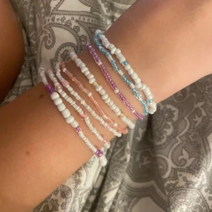 Armband  - Jättesöta armband Alla för 100kr eller 20kr styck