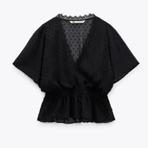 Zara blus - Säljer denna jättefina blus från zara, superbra skick! 