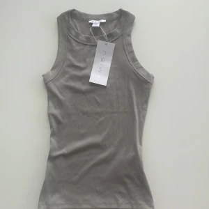 Linne - Oanvänt linne ljusgrå. 