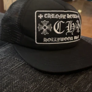 Chrome heart keps - Chrome hearts keps