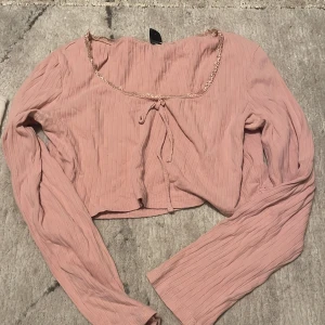 Topp - Gullig rosa topp från shein i storlek XL men har blivit små, så skulle passa M och S