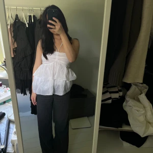 Topp - Tveka inte vid frågor! Säljes på grund av flytt och rensning 🌸