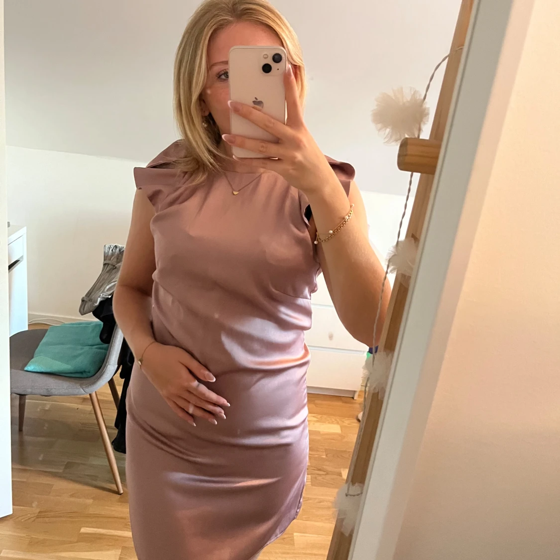 Satin klänning - 92