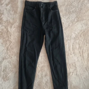 Trendyol jeans i storlek 36 - Trendyol jeans i storlek 36