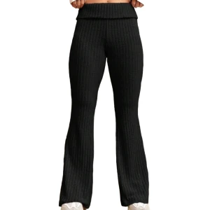 Utsvängda byxor - Helt oanvända flared byxor i god skick.