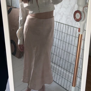 Kjol - Tveka inte vid frågor! Säljs på grund av flytt och rensning 🌸