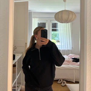 Zip tröja - Säljer denna zip tröja 💞
