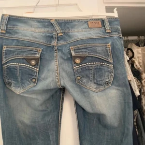 Jeans💗 - Säljer jätte fina jeans som e köpta här på Plick men som tyvärr var för långa💗