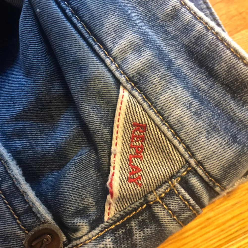 Replay jeans | Storlek 28/32 | Skick 7/10 | pris 299 |  Har 2 små sömmar vid skrevet som man knappt ser . Jeans & Byxor.