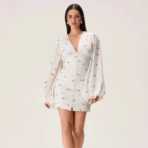 Adoore klänning  - Säljer nu min adoore klänning som är använd en gång!!