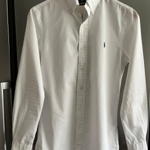 Polo skjorta size xs slim fit - Bra skick på skjortan inga hål 