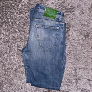 Jacob cohen jeans - Jeansen kommer inte till användning därav säljs de. Modell 622 (slim fit)