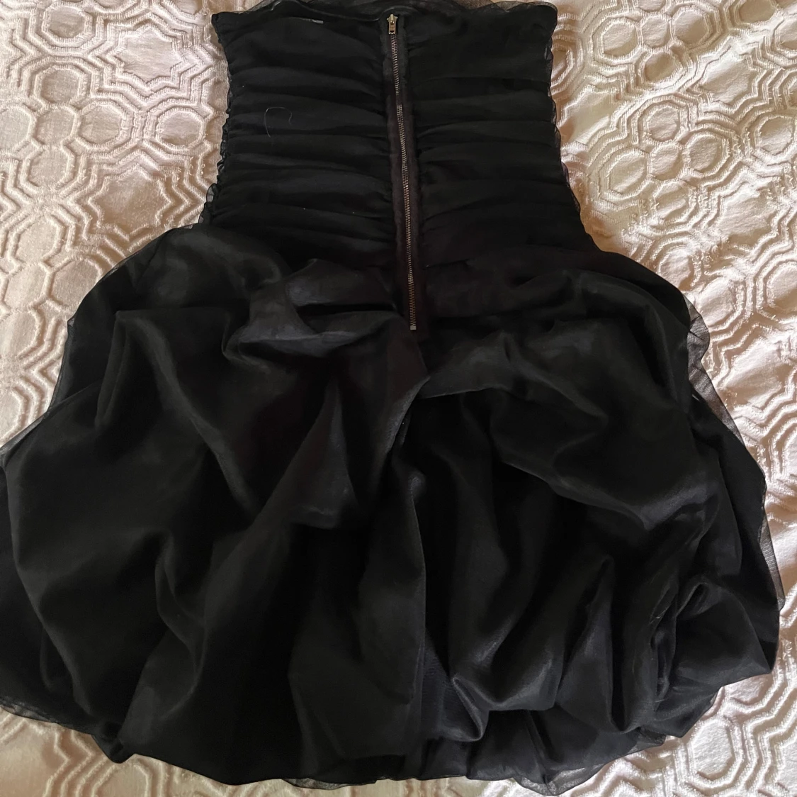 Svart puffklänning - 90