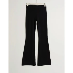 Yogapants - Utsvänga byxor från Gina tricot, storlek s.