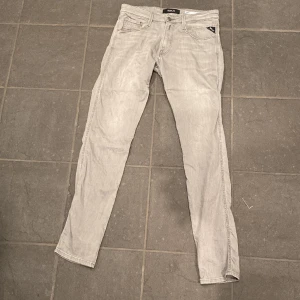 Replay Jeans Anbass - 10/10 skick, använda två gånger, strl 32/32 slim fit