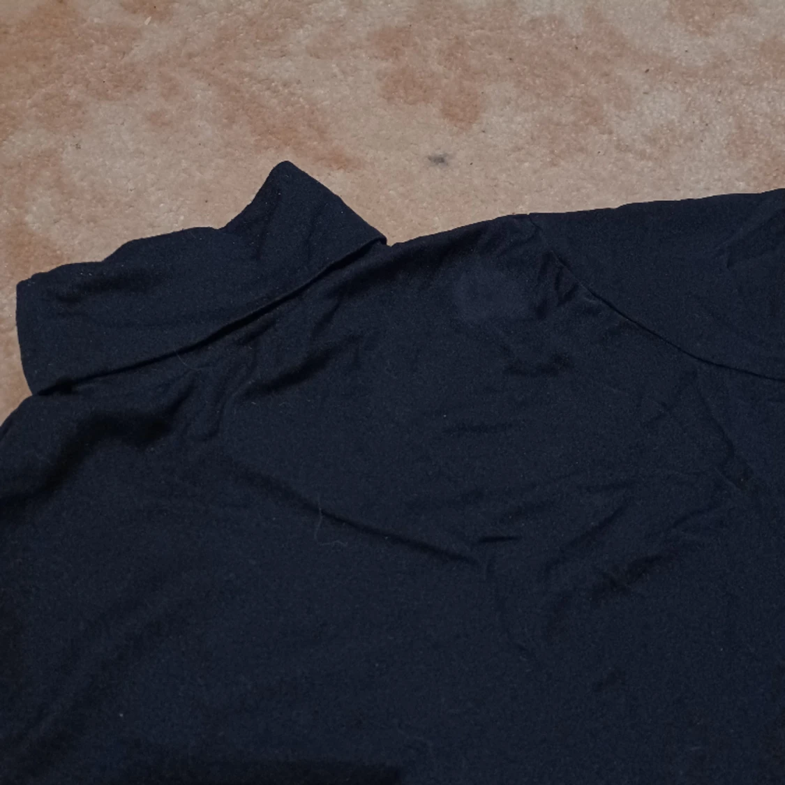 Mörkblå marinblå tajt t-shirt med krage - 90