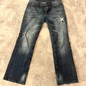Jättesnygga jeans från Armani, i storlek 28 short💓💞💞