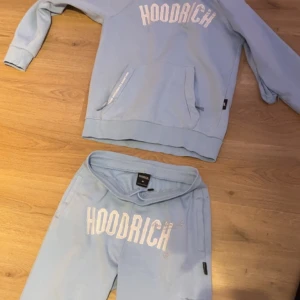 Hoodrich tracksuit ljus blå - Inget fel, använd 1 gång