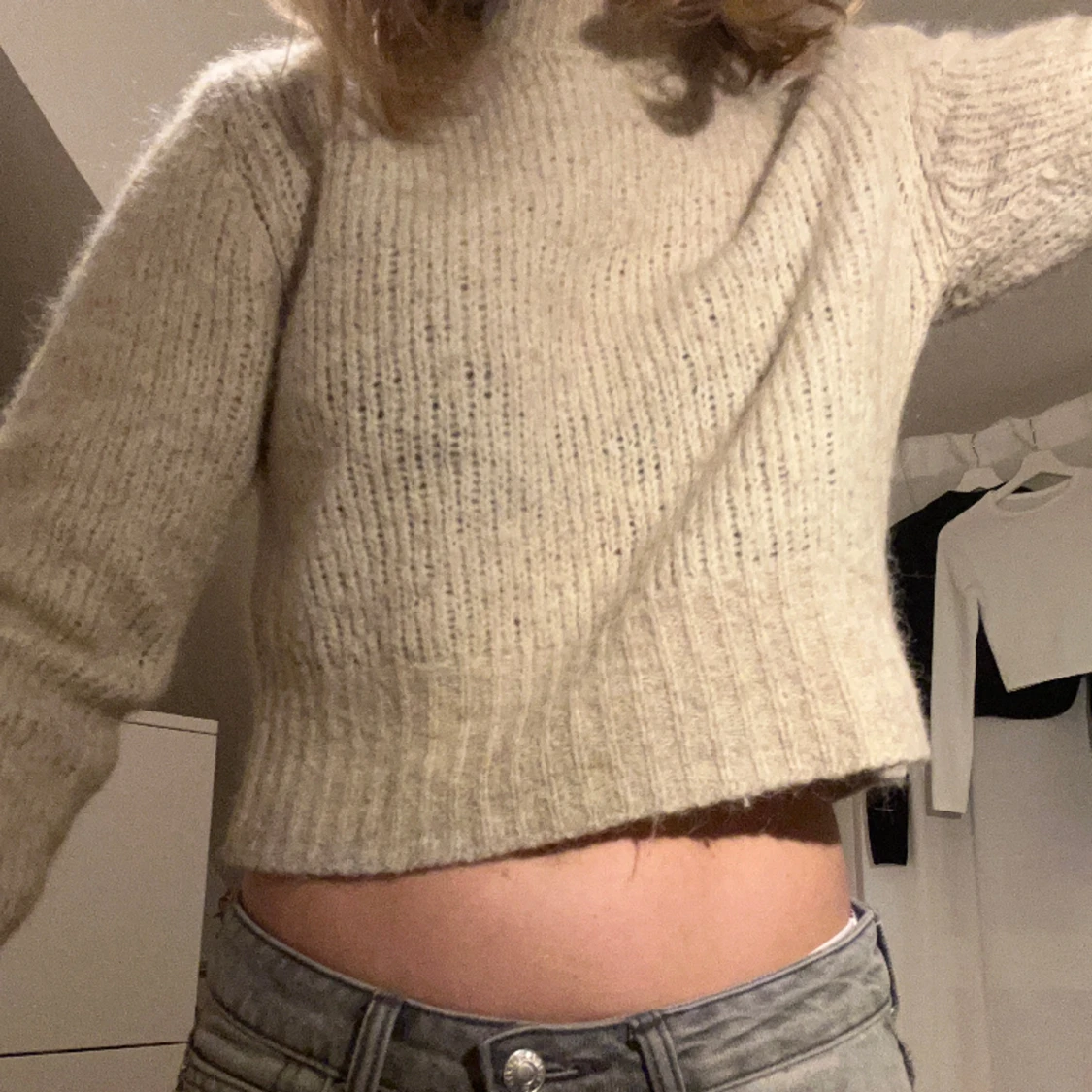 Beige stickan tröja 