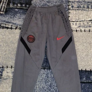 PSG BYXOR - en bit använda psg byxor I väldigt bra skick. 