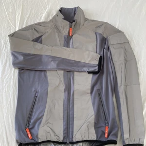 Reflexjacka - Reflexjacka för dam, bra skick, väldigt lite använd. Classic Riding Wear. 