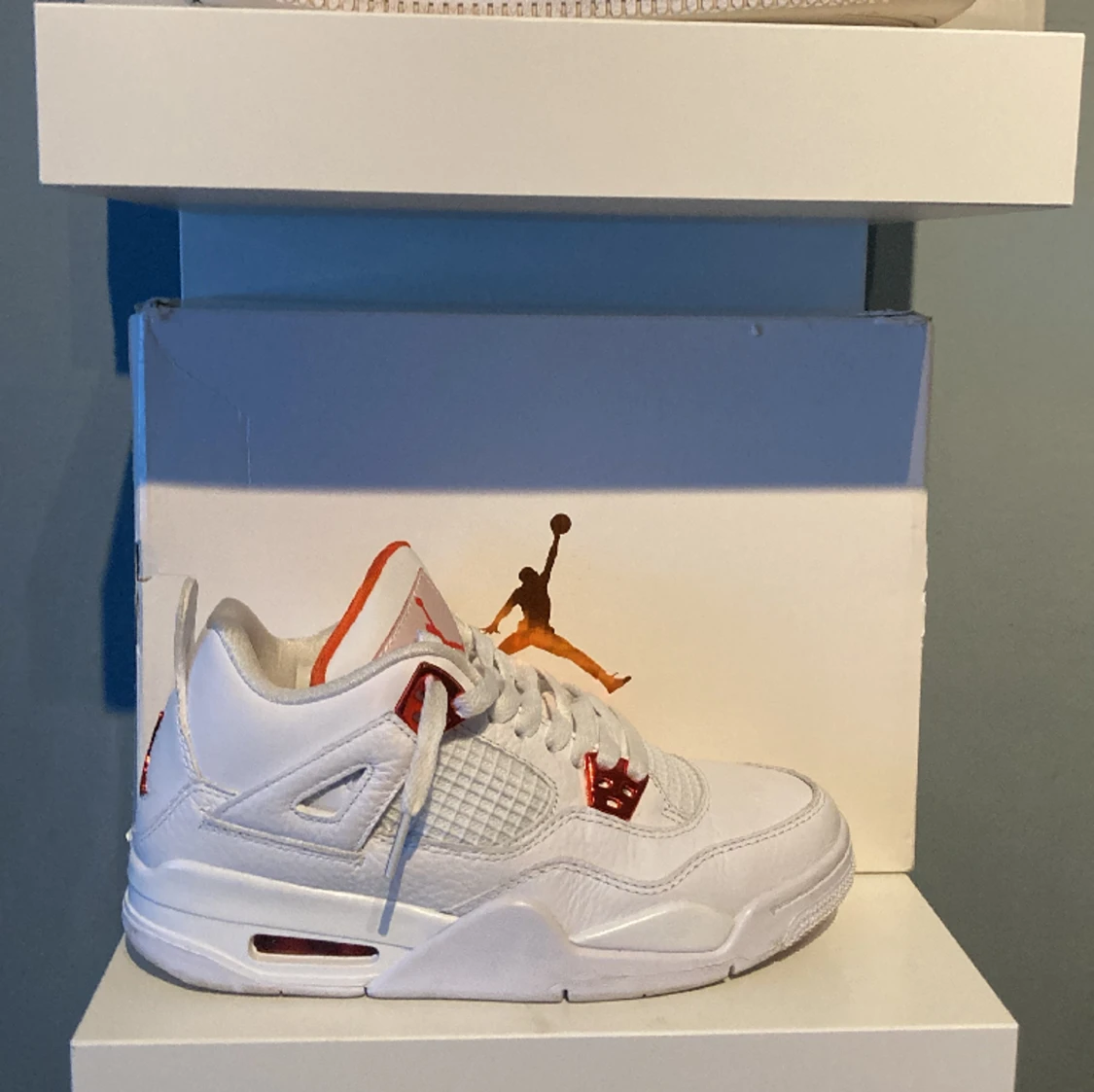  Säljer Jordan 4 Metallic red