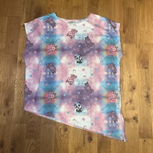 Dolly Style My Team pyjamaströja  - Aldrig använd i storlek XS och knytning i sidan. Nypris 199kr