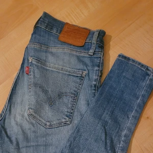 Levis Jeans - "Mile high super skinny" levi's jeans, iprincip oanvända ❤️ Storlek 25