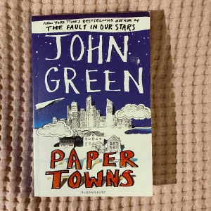 Papertowns av John Green - Fint skick, då knappt läst. På engelska. Frakt tillkommer 🫶