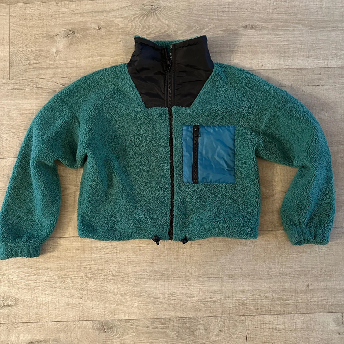 Fluffig jacka från Gina 146/152