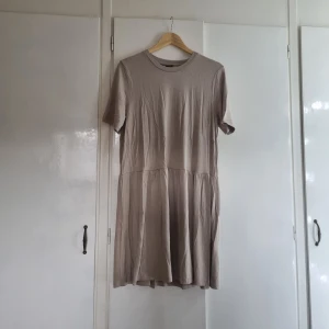 Tshirt klänning  - Använd fåtal ggr.