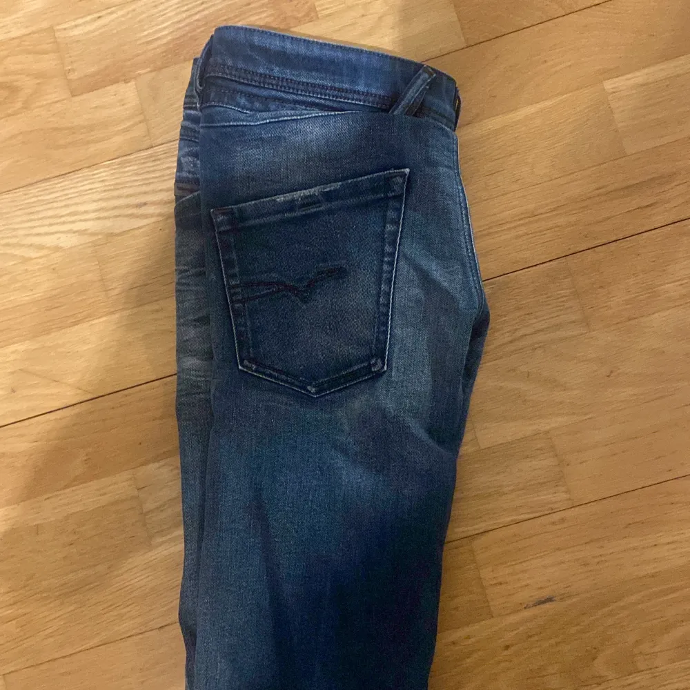 Rensar min garderob, kan därför gå med på vädligt låga pris. Ett par 299, två par 449, alla tre 549.. Jeans & Byxor.