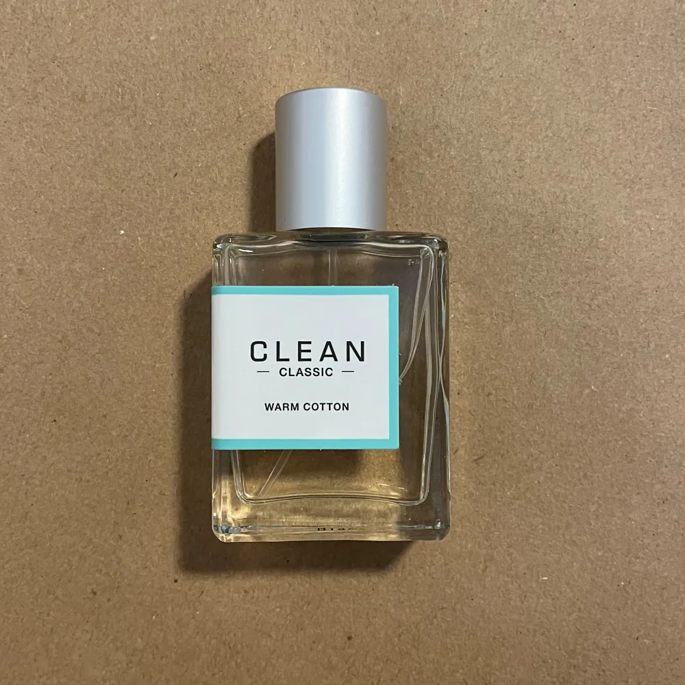 Ny! Original pris 529kr (kicks). Perfekt doft till de som gillar clean scents 💙🛁👕. Övrigt.