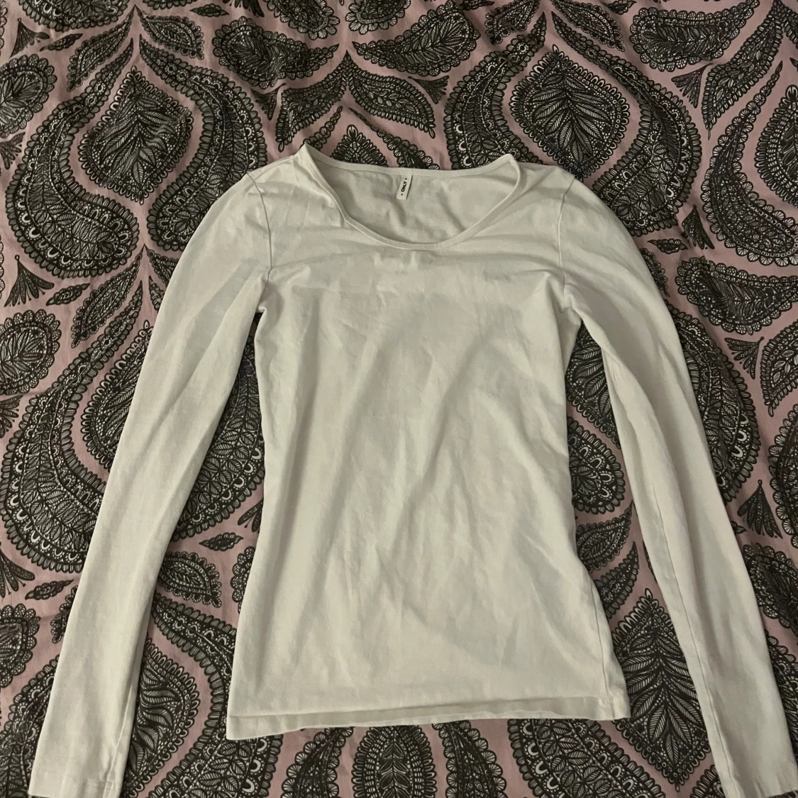 Vit långärmad tröja