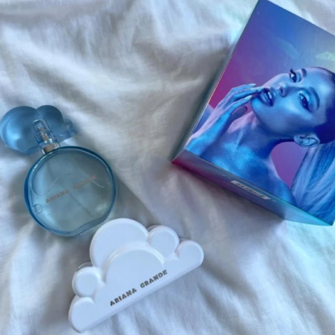 Ariana Grande cloud  - 90