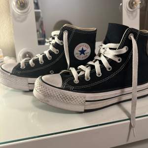 Converse skor i st 36 i väldigt bra skik💗 
