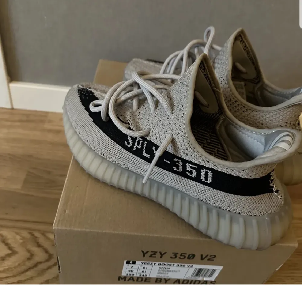 Adidas skor yeezy online