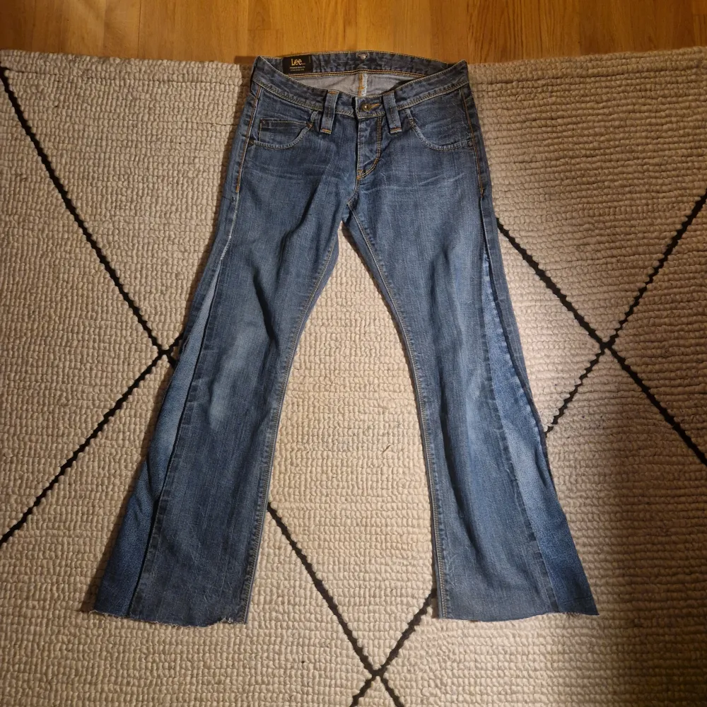 Low waist, ok skick storlek 28-31. Jeans & Byxor.