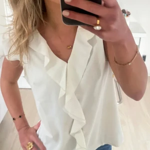 Sommarblus  - Superfin blus i princip nytt skick 💖 perfekt till sommar och middagar 