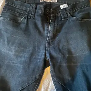 Herr jeans i bra skick, Dylan Rieder i storlek 32