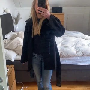 Kappa - Säljer denna kappan, perfekt nu till våren!🥰