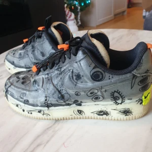 Nike skor - Väldigt bra skick , knappt använda. 