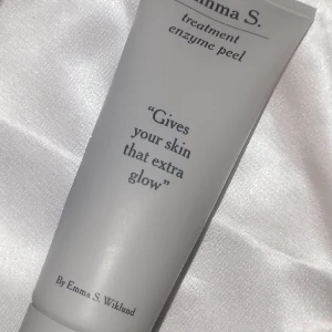 Emma s - Härlig peeling som inte kommer till användning. Endast provad. 100kr plus frakt