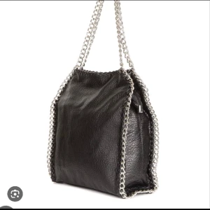 Tiamo väska - Säljer min tiamo väska för att den inte kommer till användning längre, bra skick