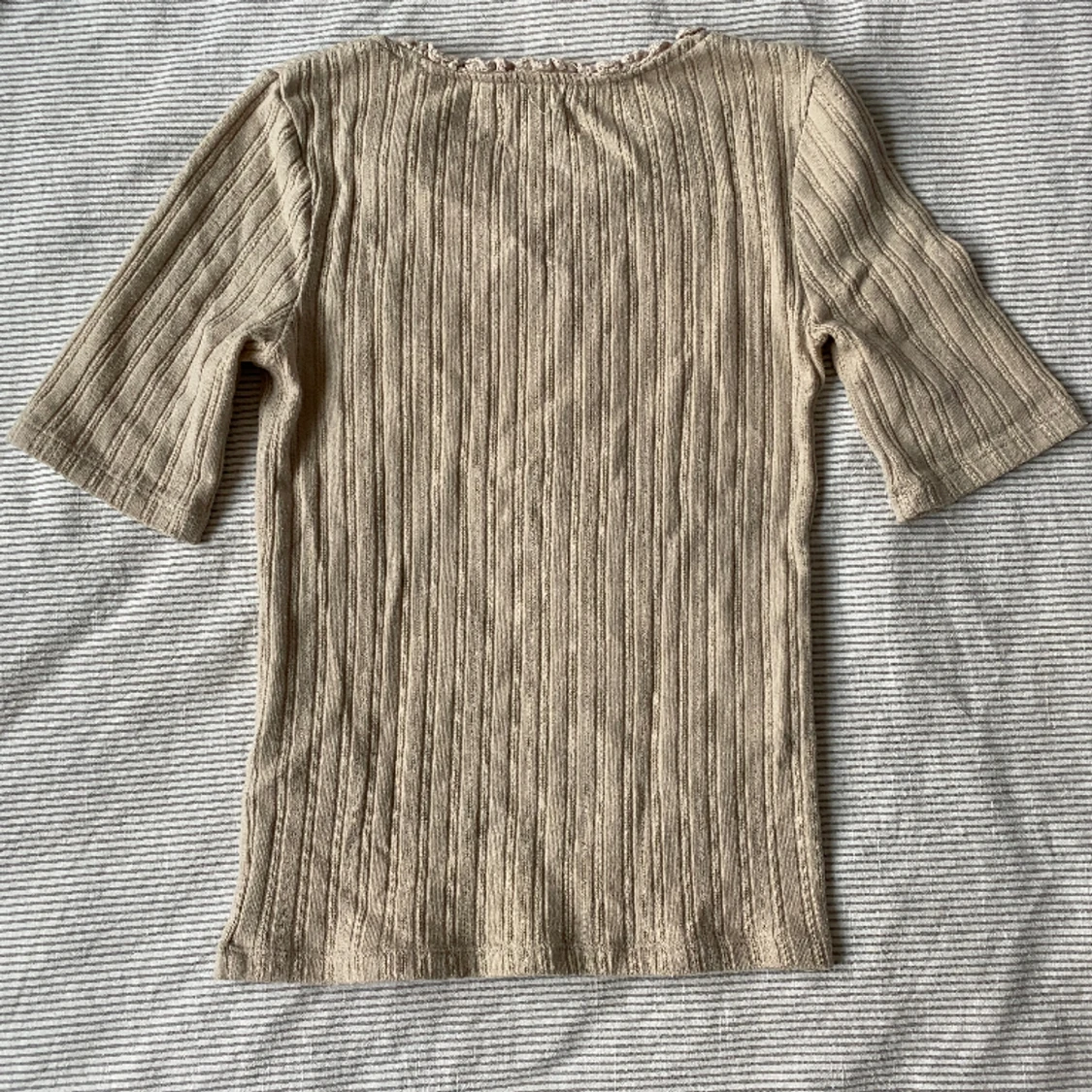 Beige T-shirt  - 90